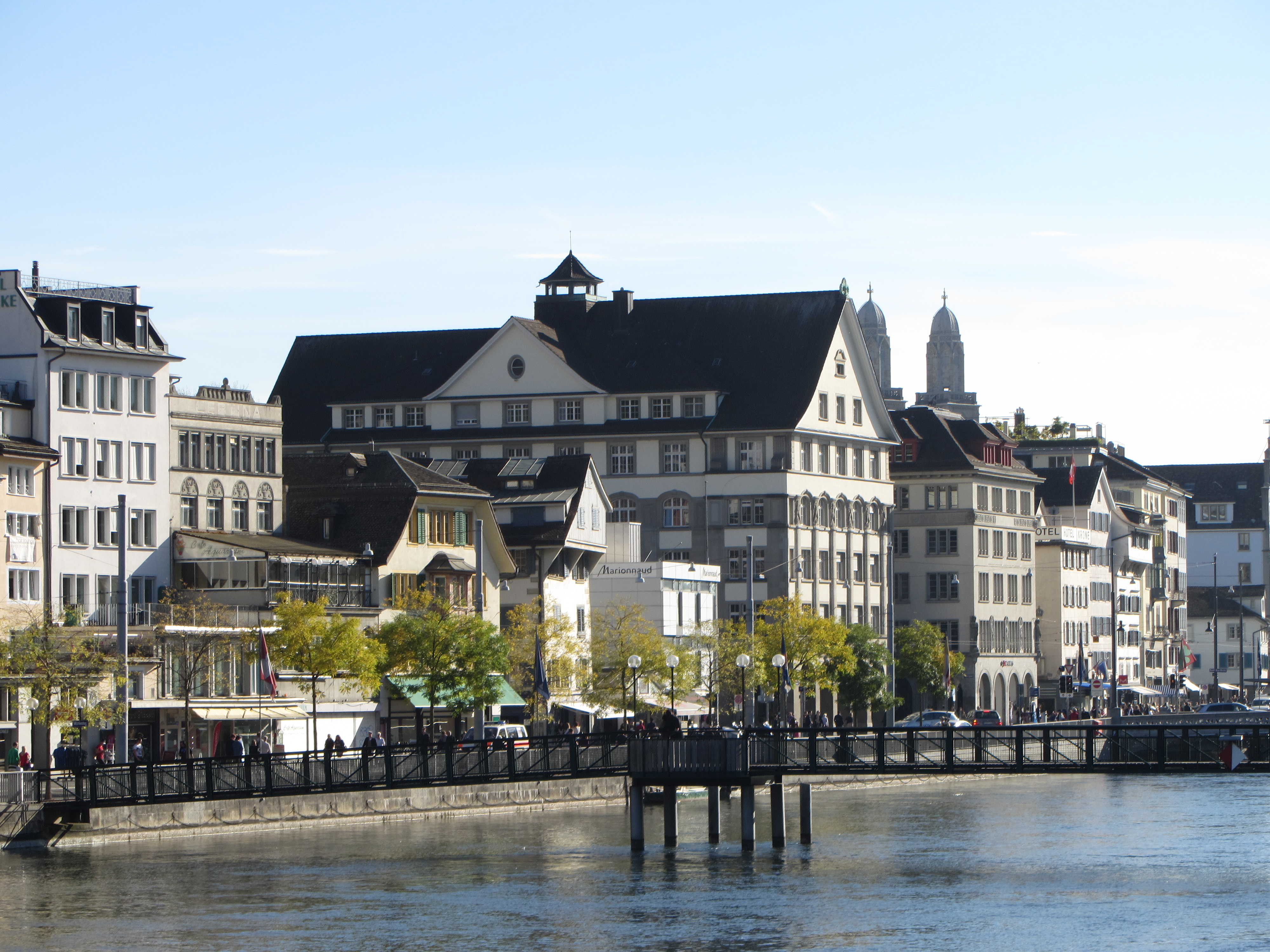 Blick auf die Altstadt von Zürich. Die Schweizer Versicherungslandschaft ist in der Hand von wenigen Unternehmen.