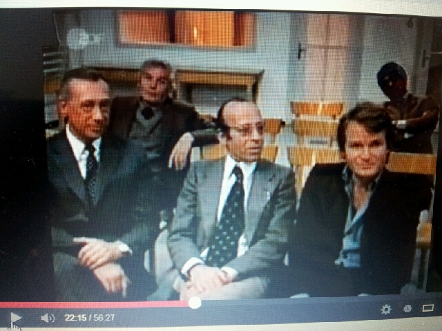 Szene aus Derrick. Rechts der damals noch junge Dauer-Mitspieler Fritz Wepper.