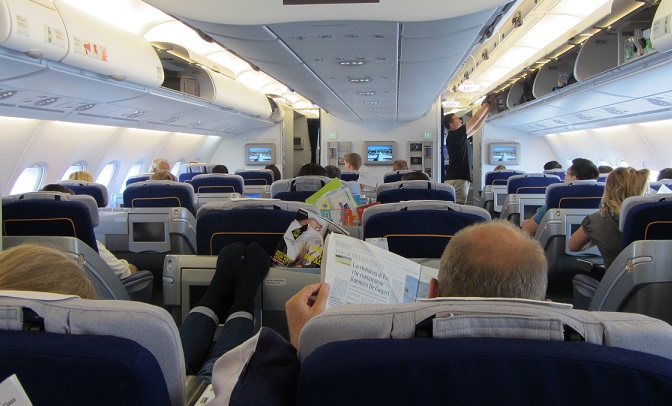 Eco-Klasse einer Lufthansa-Maschine auf dem Weg von Frankfurt nach New York.