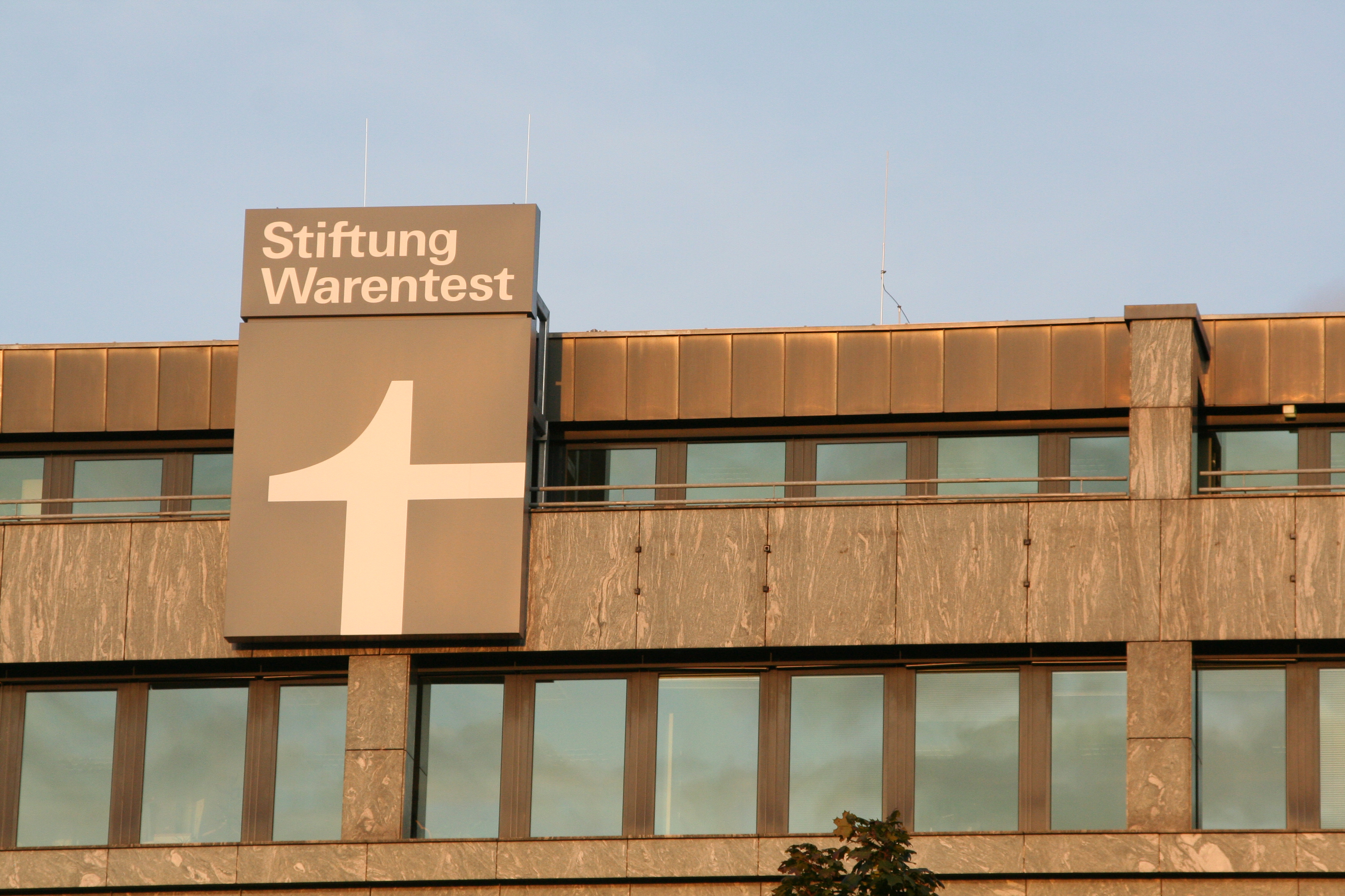 Das Gebäude der Stiftung Warentest in Berlin am Lützowplatz 11-13.