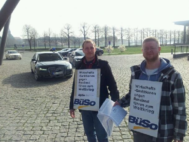 Protesting against economic sanctions against Russia: Members of the small German political party “BüSo Bürgerrechtsbewegung Solidarität” (Civil Rights Movement Solidarity party).