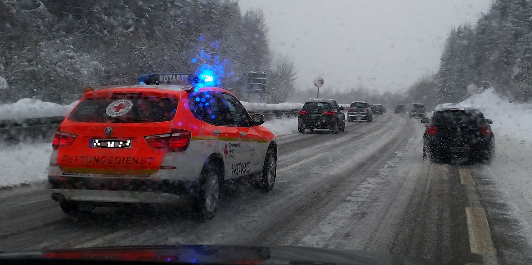 Telefonieren mit Handy verursucht nachweislich Tausende schlimme Unfälle im Straßenverkehr.