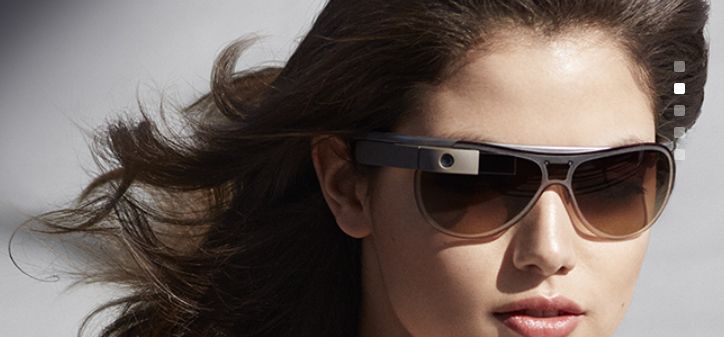 So schick bewirbt Google die Google Glass. Doch die Verbraucher scheinen nicht anzubeißen.
