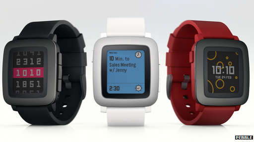 Die neue Pebble-Uhr gibt es wie gehabt individuell in unterschiedlichen Farben und Armbändern.