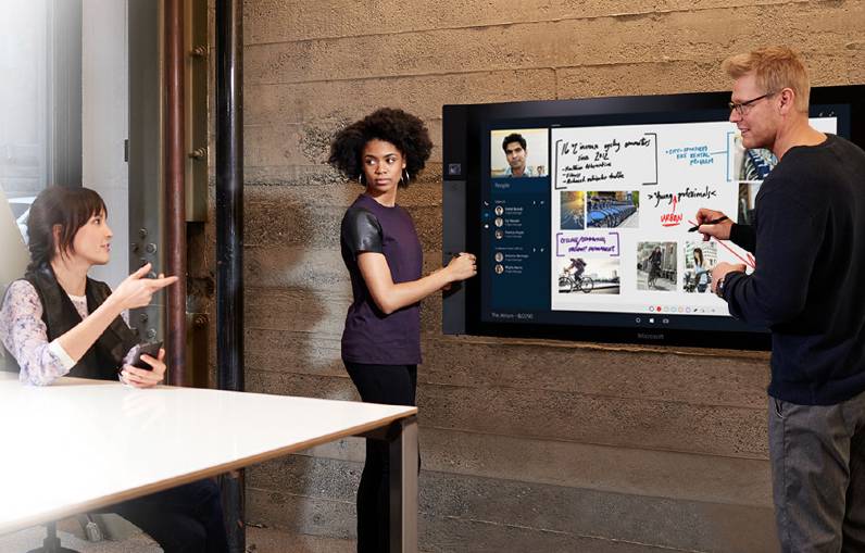Ob für Videokonferenzen oder Firmen-Präsentationen: Der neue supergroße Bildschirm von Microsoft ist interaktiv, aber nicht billig.
