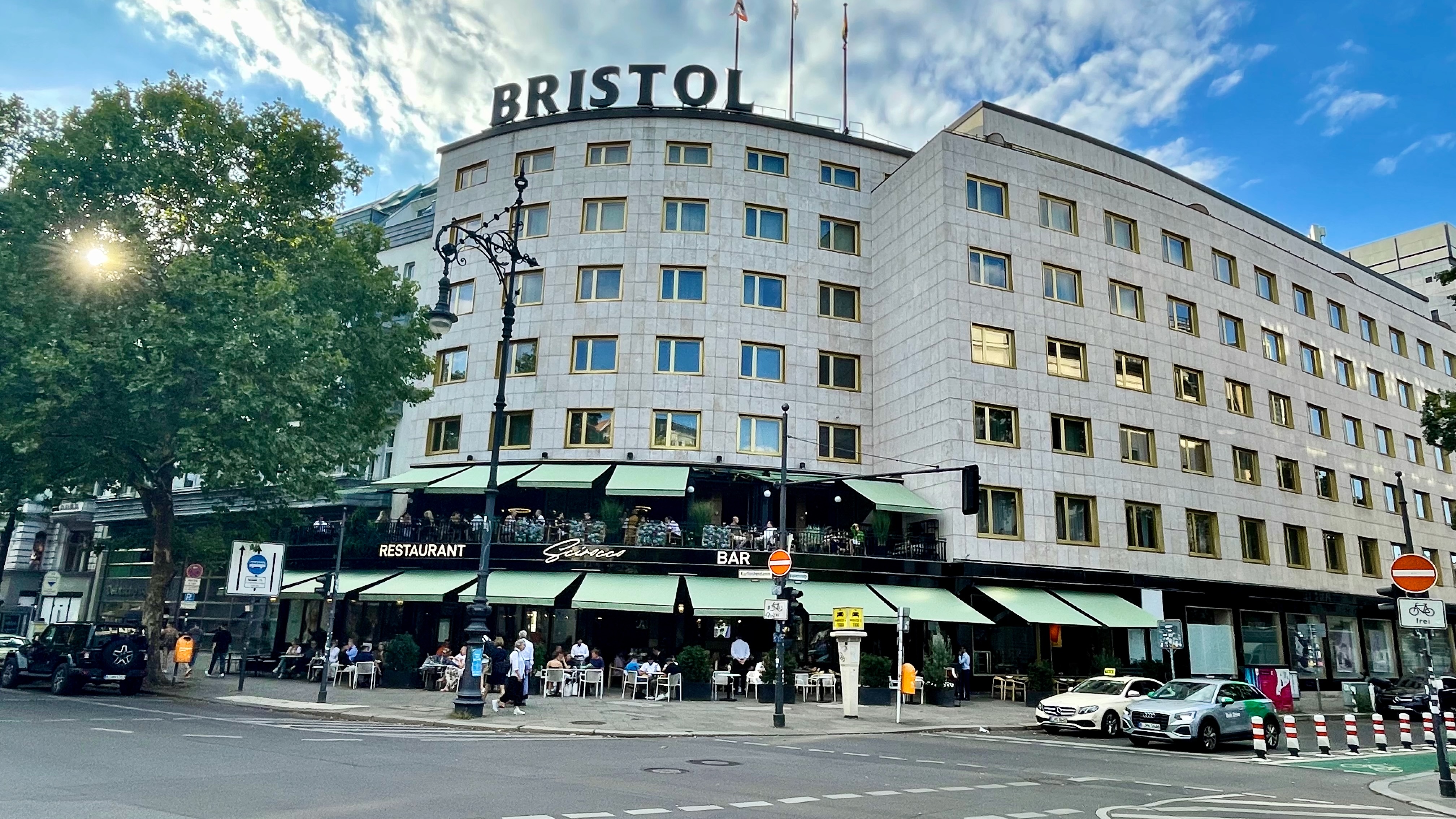 Das ehemalige legendäre Kempinski Hotel am Kurfürstendamm firmiert jetzt als Bristol.