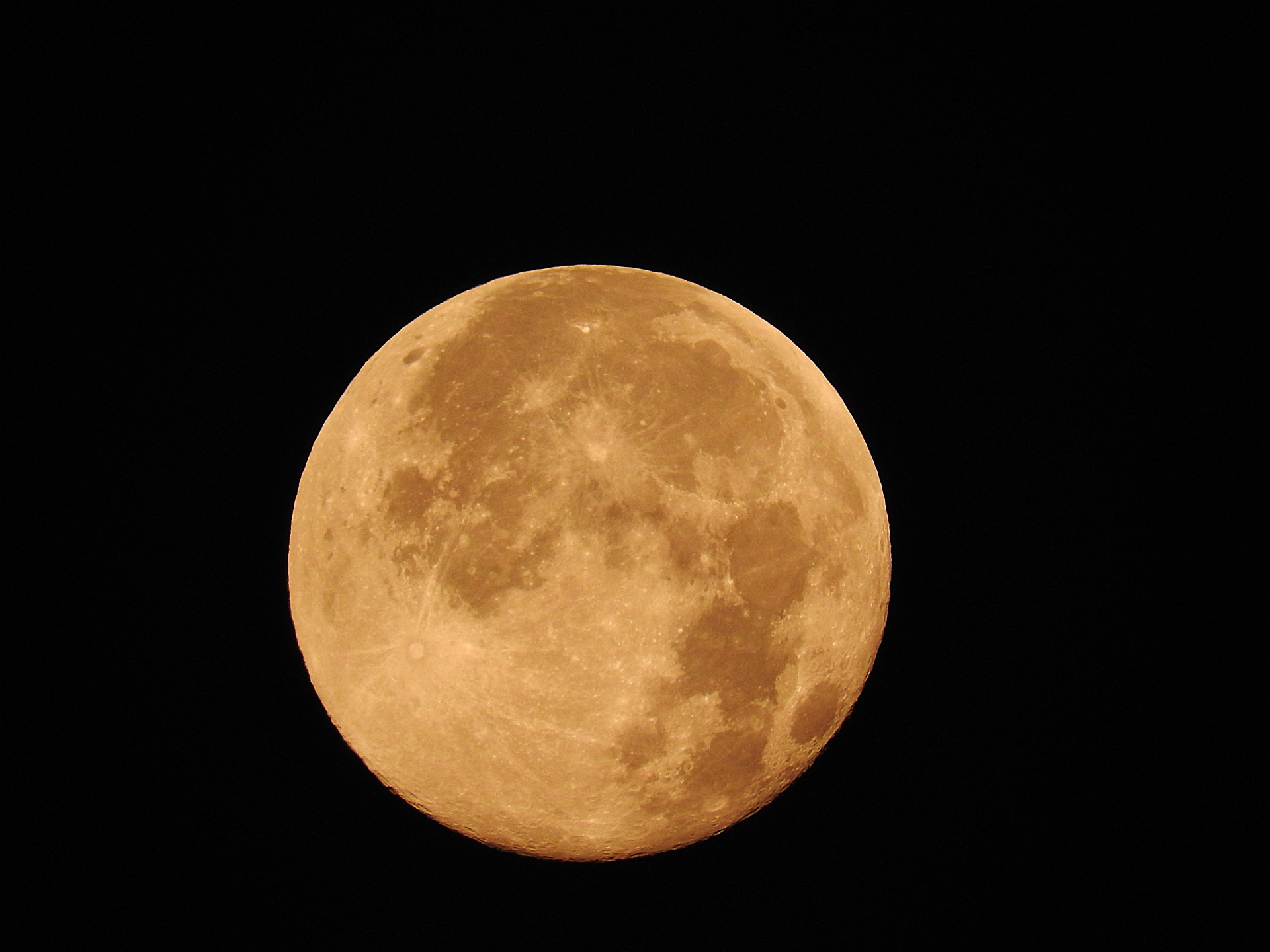 Neue Erkenntnisse zum Mond erstaunen die Wissenschaft.