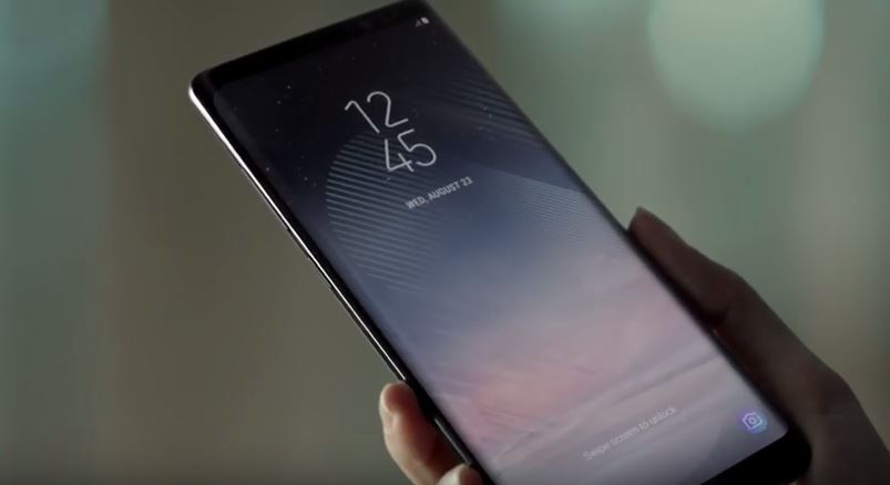 Das Samsung Galaxy S8. Hier in einem Samsung-Video auf YouTube vom 23. August 2017.