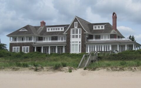 Große Villa in den Hamptons auf Long Island.