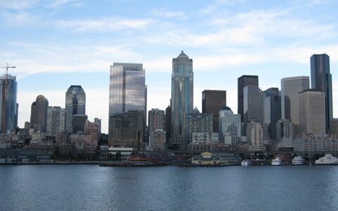 Die schöne Skyline von Seattle. Hier residiert auch Microsoft.