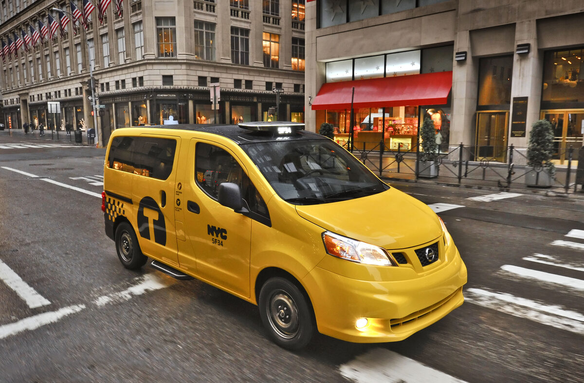 Die Taxikommission von New York setzt ab sofort auf Nissans neues Taxi. Ford ist aus dem Rennen.