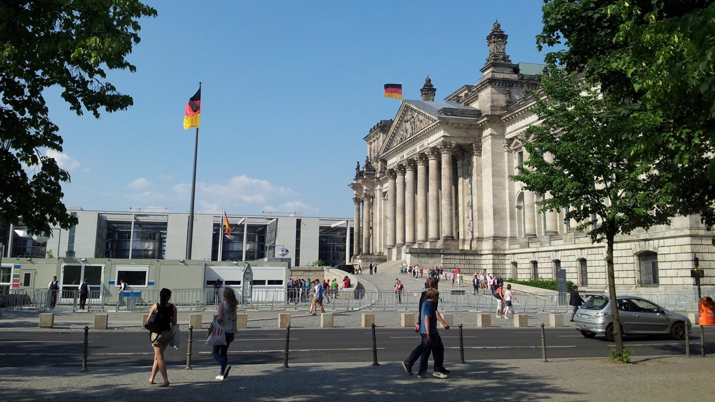 Auch Rechtsanwälte müssen sich in der Werbung an Regeln halten. Der ZAW nimmt Stellung.