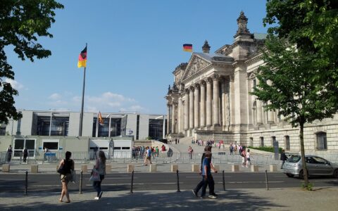Auch Rechtsanwälte müssen sich in der Werbung an Regeln halten. Der ZAW nimmt Stellung.