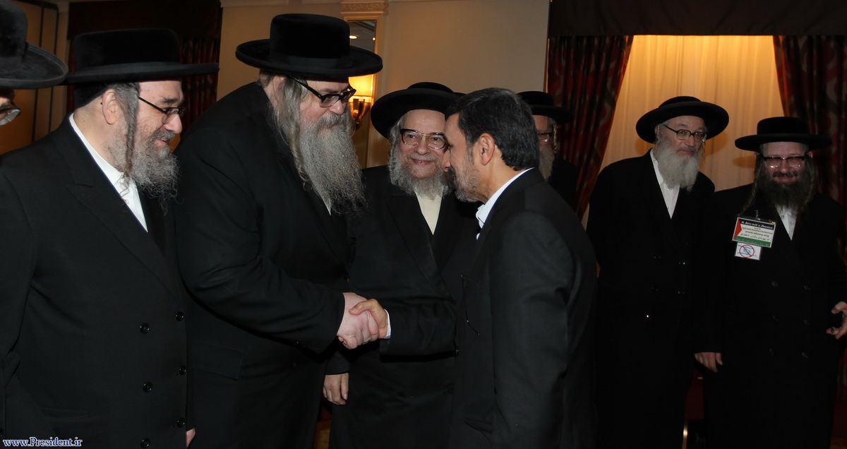 Der iranische Präsident Mahmoud Ahmadinejad bei einem Treffen mit jüdischen Abgesandten in Teheran.