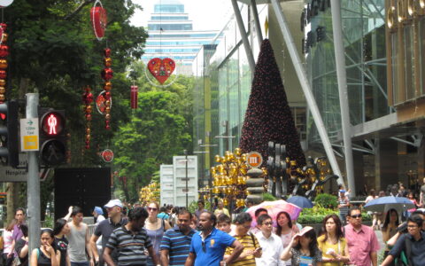 Weihnachten auf der berühmten Orachard Road in Singapur: Von Luxus bis zur billigen Elektronik.