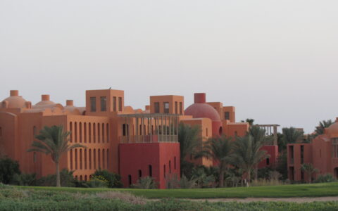 Golfspielen in arabischen Ländern ist beliebt. Hier ein Golfplatz in El Gouna am Steigenberger Hotel in Ägypten.