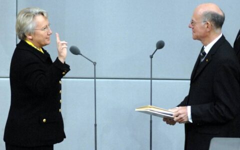 Eidesleistung der Bundesminister Anette Schwan