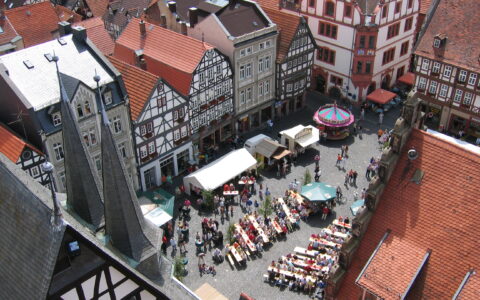 Deutsche sind wesentlich weniger vermögend, als in Europa und weltweit angenommen wird. Hier die mittelalterliche Stadt Alsfeld in Hessen.