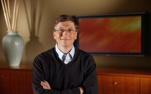Microsoft-Co-Gründer Bill Gates betrauert den Tod von Apple-Co-Gründer Steve Jobs vor zwei Jahren im US-Fernsehsender CBS.