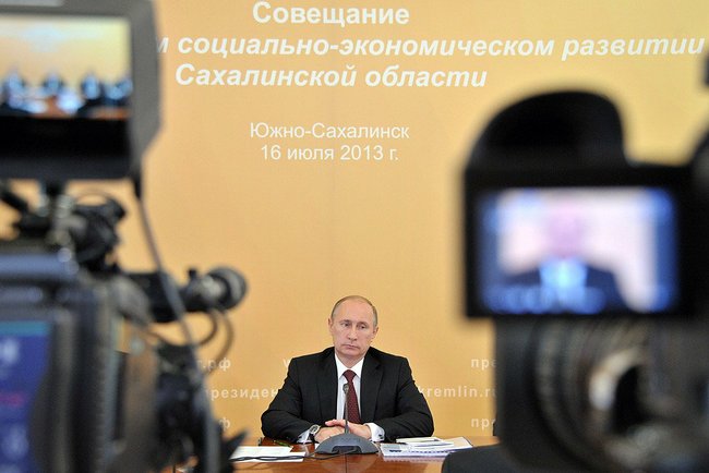 Alle Welt schaut auf Wladimir Putin: Wird der russische Präsident Edward Snowden in Russland Schutz vor den Amerikanern gewähren? Viele hoffen: Ja.