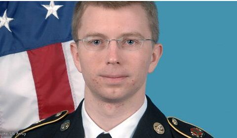 Barack Obama lässt Bradley Manning 35 Jahre in das Gefängnis einsperren. Wenn Bradley entlassen wird ist er 60.