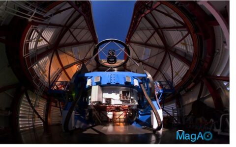 Ein Magellan Telescope mit einem sogenannten MagAO’s Adaptive Secondary Mirror (ASM).
