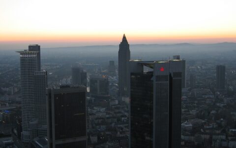 Deutsche zahlen zu viel Geld für Immobilien. Droht eine Immobilienblase?