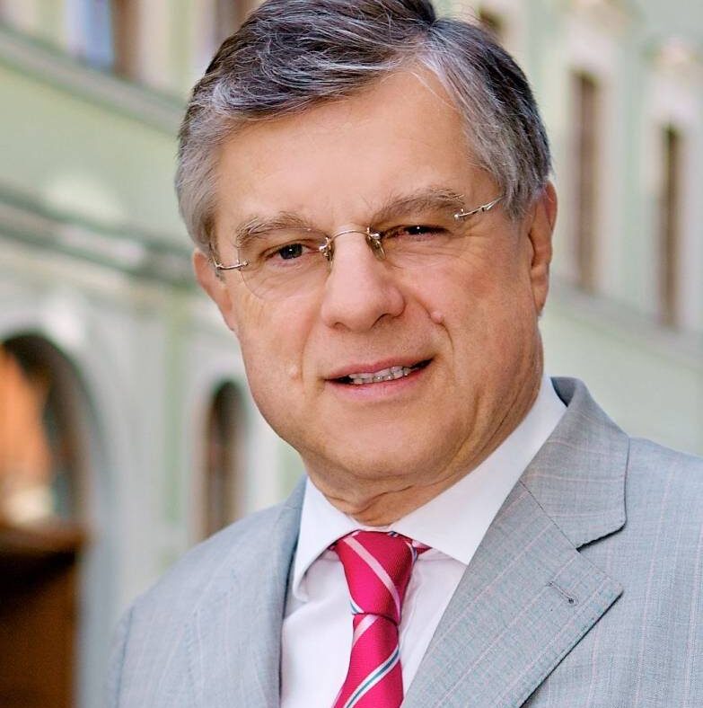 Infinus-Pleite: Insolvenzverwalter Dr. Bruno M. Kübler fordert Fubus-Anleger auf, Ruhe zu bewahren