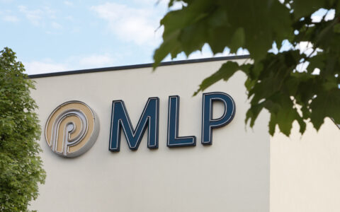 Will einen Fuß in die Immobilienbranche bekommen: MLP.