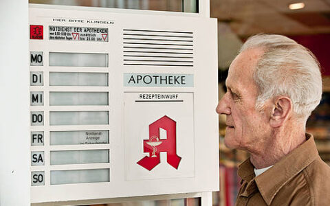 Manche Kunden stehen etwas ratlos vor ihrer Apotheke.