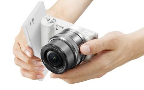 Die neue Sony A5100 in weiß.