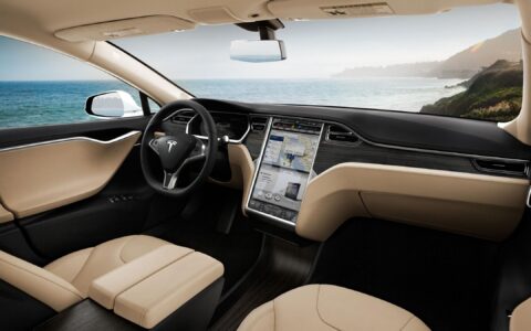Das Tesla Cockpit im Model S.
