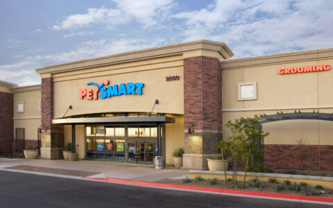 Für Petsmart fließen jetzt Milliarden.