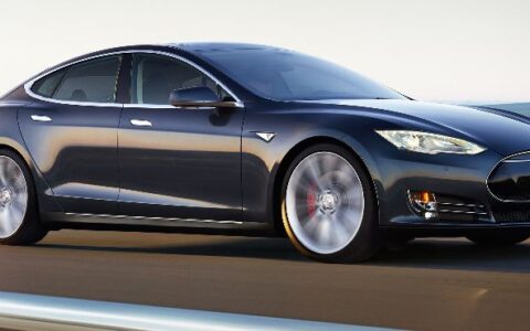 Der US-Konzern Tesla Motors produziert hochwertige Elektrofahrzeuge.