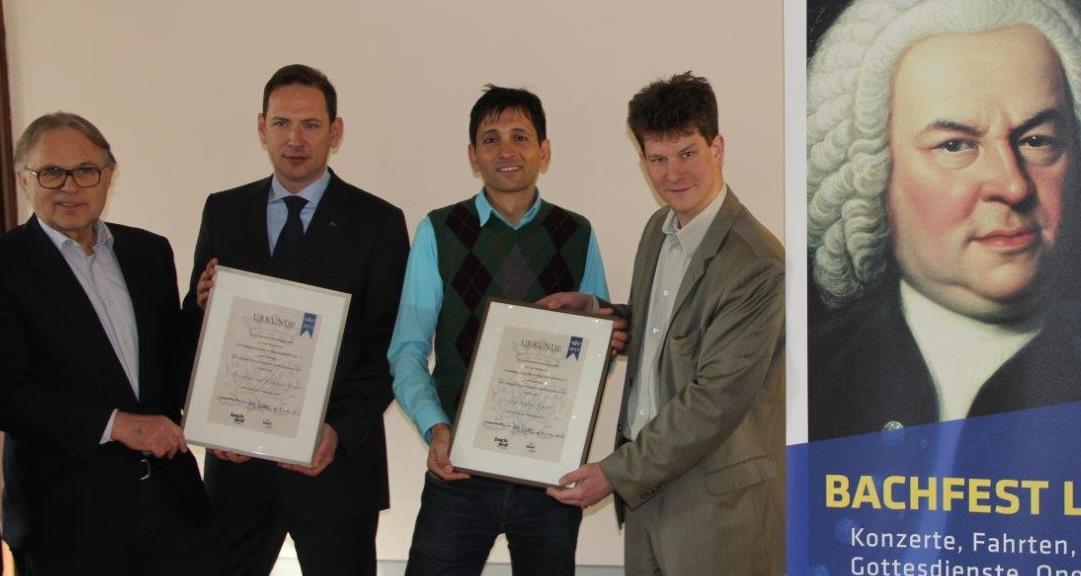 Bild v.li.: Herbert Mühlenbrink (Vorstandsvorsitz Vereinigung der Freunde des Bach-Archivs Leipzig e.V.), Timo Knöfel (arcona LIVING BACH14 Hotel Leipzig), Dr. Konstantin Korosides (UNISTER Holding GmbH) und Dr. Dettloff Schwerdtfeger (Geschäftsführer Stiftung Bach-Archiv Leipzig).