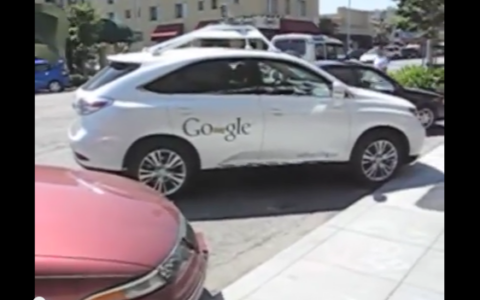 Hier ein Google Self-Driving Car, der Prototy Lexus RX450h SUV.