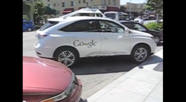 Hier ein Google Self-Driving Car, der Prototy Lexus RX450h SUV.