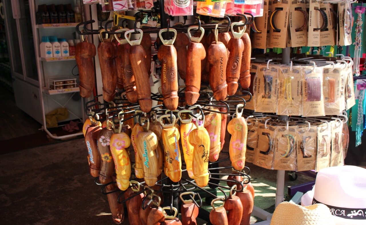 Auf Mallorca sind theoretische Studien zum männlichen Penis, wie man hier sieht, eher unnötig.