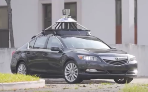 Hier ein Roboter-Auto von Honda während einer Testfahrt auf dem stillgelegten Militärgelände der US-Army in Kalifornien. Auch Apple scheint sich für GoMentum, so der Name des Testgeländes, zu interessieren, zögert aber noch.