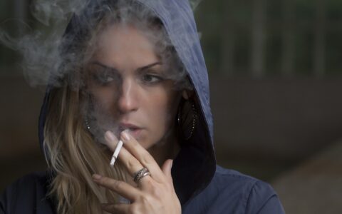 Eine Studie belegt: Größere Frauen oder Männer haben auch ein erhöhtes Krebsrisiko. Doch schlimmer ist nach wie rauchen oder Übergewicht.