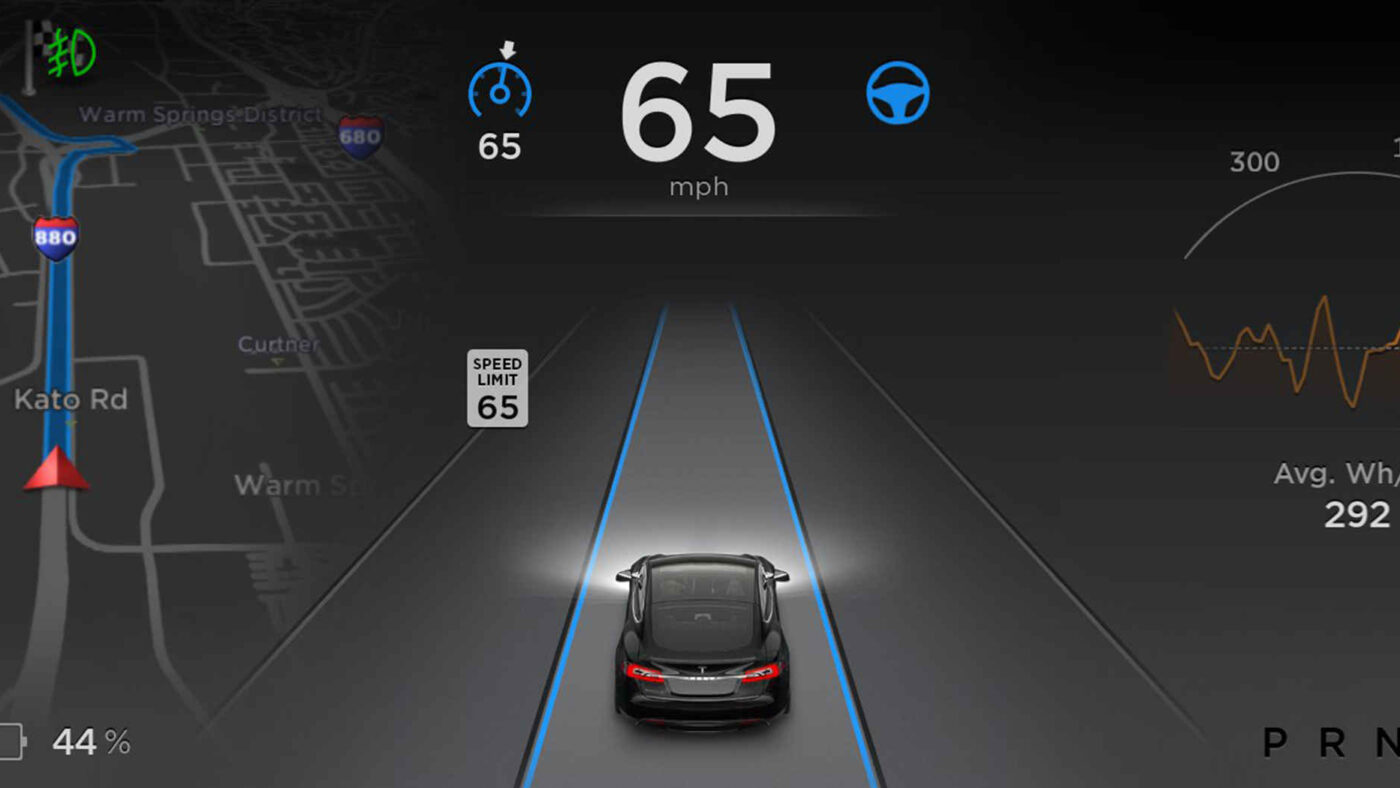 Mit dem Update 7.0 für das Tesla Model S wird neben dem Autopiloten auch die Benutzeroberfläche aktualsiert.