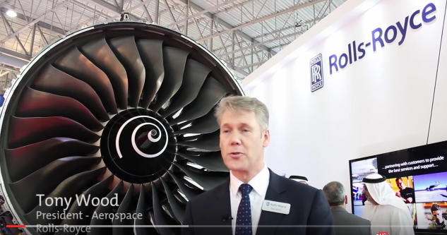 Der Schwerindustrie-Zwei von Rolls Royce ist rechtlich unabhängig vom klassischen Automobilbau, welcher zu BMW gehört. Hier Tony Wood der Chef des Flugzeugbau-Bereichs von Rolls Royce in einem Interview auf der Dubai Airshow 2015..