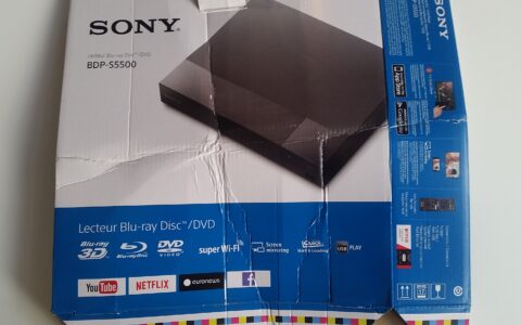 Jetzt gibt es schon bei diversen Blue-ray-Playern oder DVD-Playern vorinstalliert TV-Streaming-Dienste über WiFi-Verbindung. Hier der neue Sony, gefunden bei Media Markt.