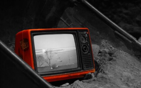 Fernseher können viel Energie fressen. Deshalb ist der Handel angehalten, seine Geräte ordentlich für die Verbraucher zu kennzeichnen.
