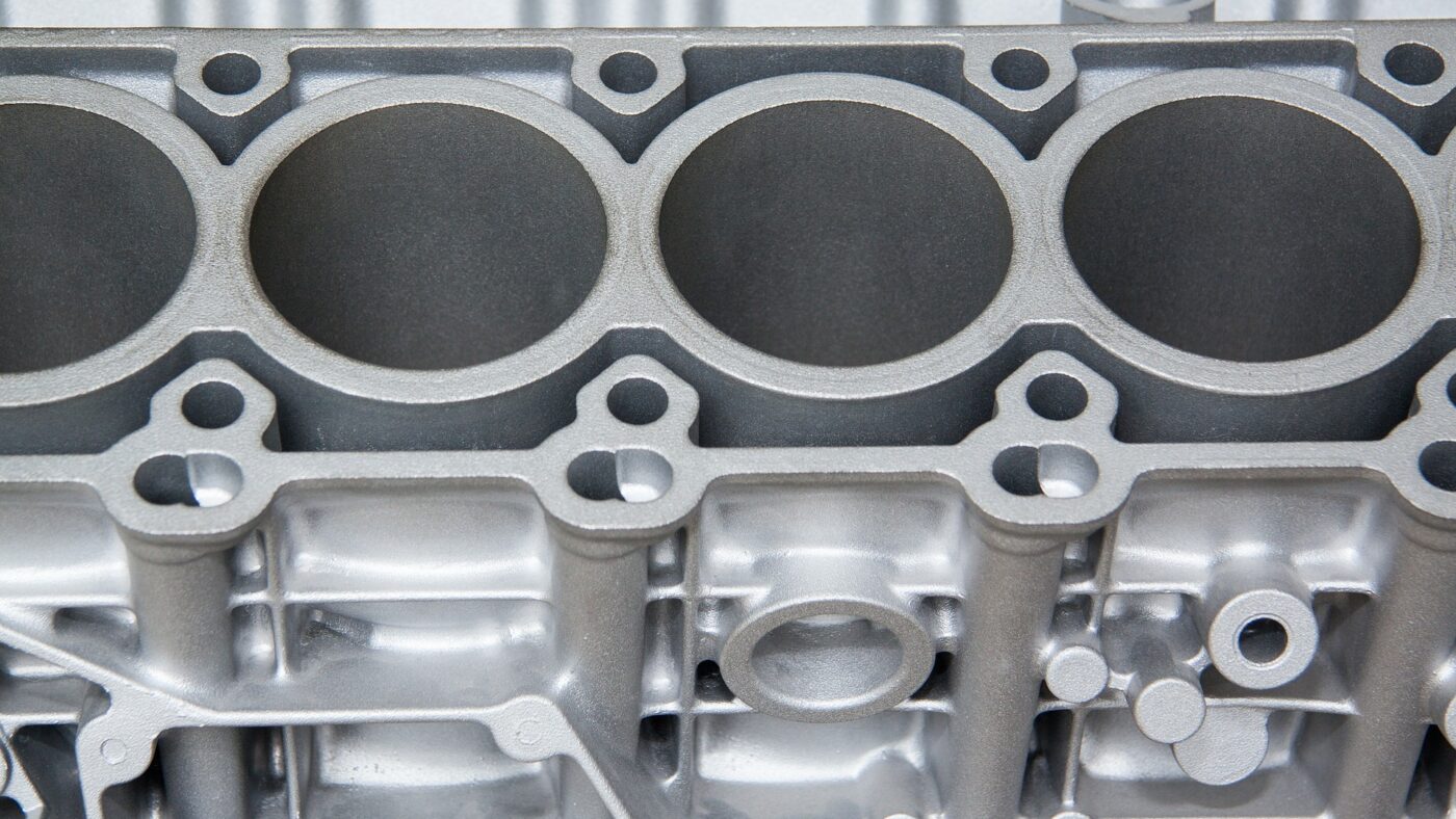 Leichtmetalle werden nicht nur für Karosserien benötigt, sondern auch - wie hier - für Kurbelwellen in Autos.