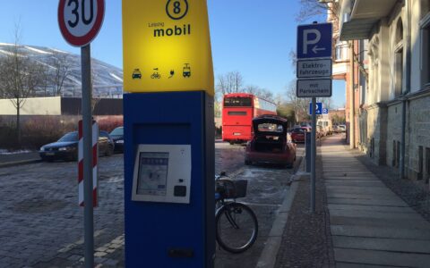 Leipzig Mobil - das erste mal erfolgreich E-Auto geladen am Leipziger Zoo, Ecke Straße Kickerlingsberg
