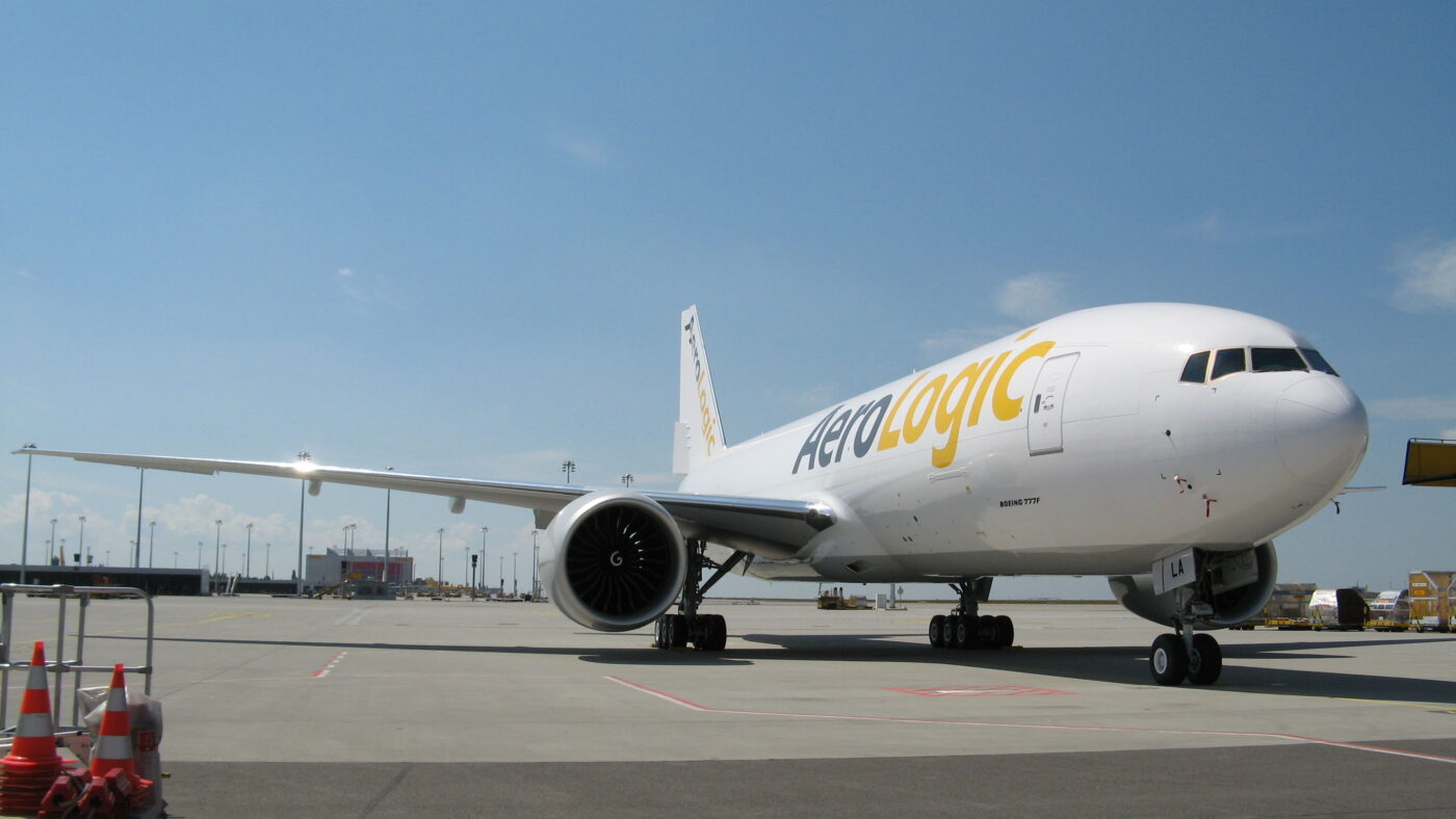 Boeing 777-200F (D-AALA) der AeroLogic am 2. Juni 2009 auf dem Flughafen Leipzig/Halle, die erste Maschine dieses Typs mit einer Betriebsgenehmigung vom Luftfahrt-Bundesamt.