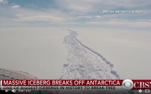 So sieht die Bruchstelle des Mega-Eisberges in der Antarktis aus. (Bild: CBS)