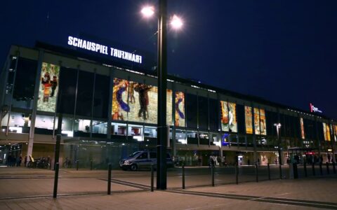B3 2017 preview: Federico Solmi - simulation facade projection Schauspiel/oper Frankfurt