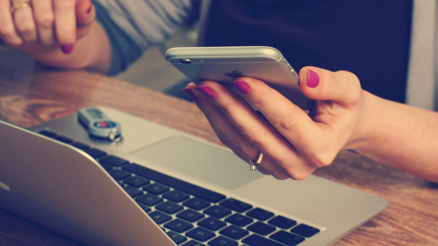 Achtung: Spionage ist in Handys oder am PC allgegenwärtig. Bild: pixabay.com / CC0 Creative Commons